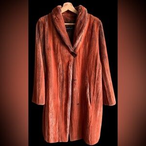 Faux fur coat, vintage rare find, EUC Size M relaxed fit